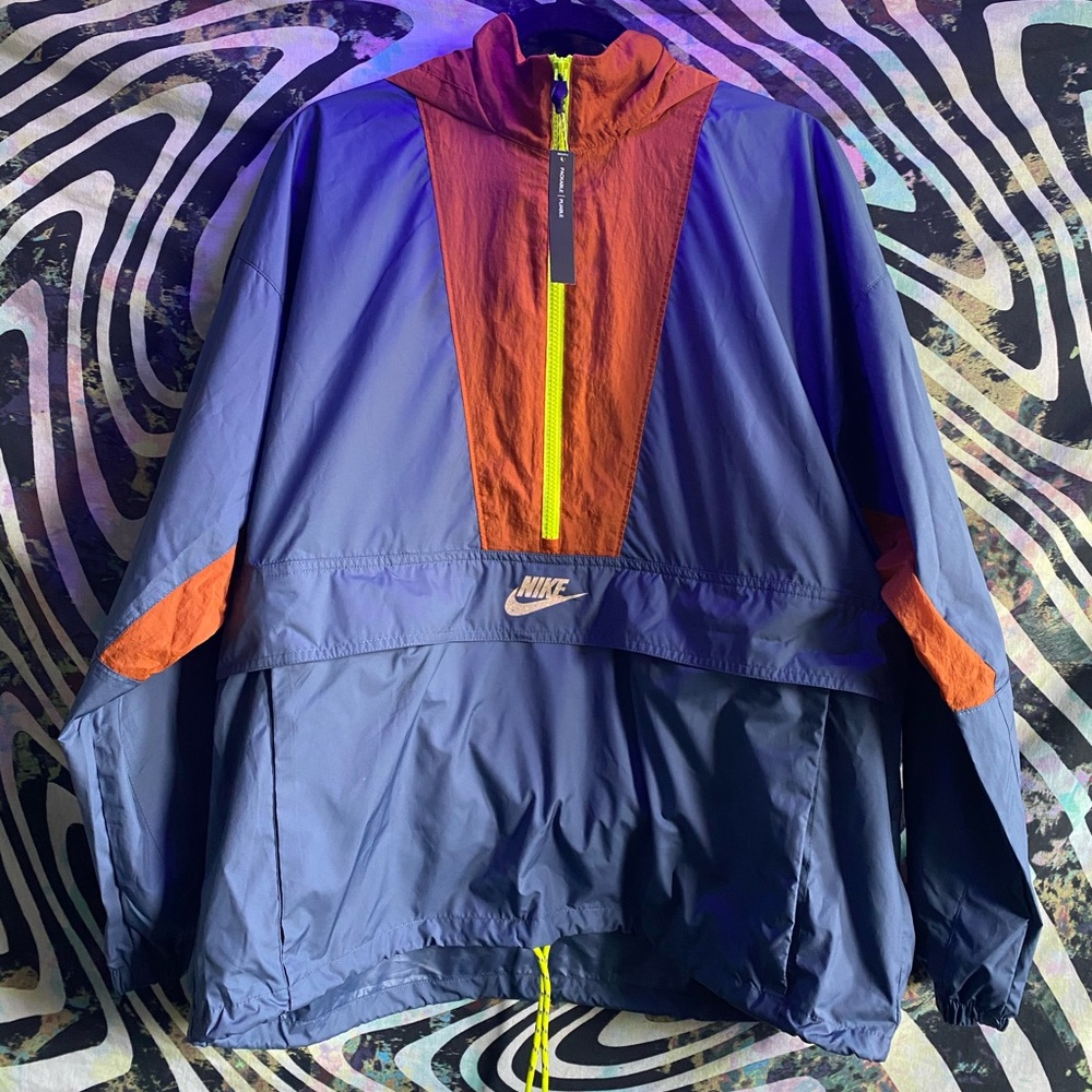 NWT 'Nike' Windbreaker (Packable)